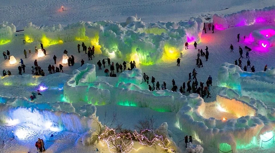 Private Ice Castles Tour from Boston